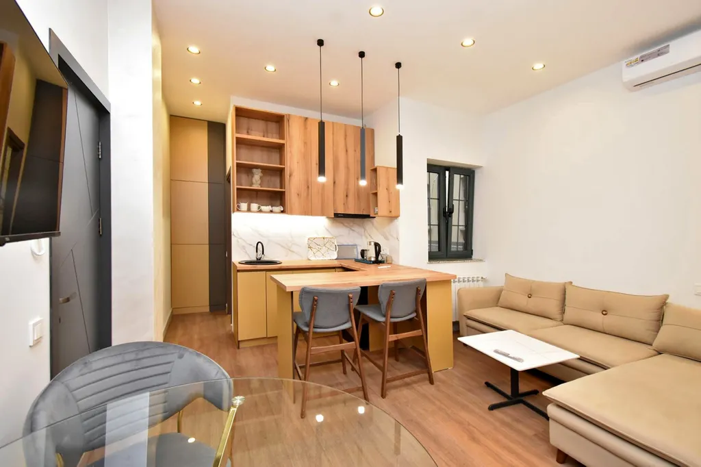 Квартира Студия Золотоe Aygestan plaza — аренда посуточно в Ереван