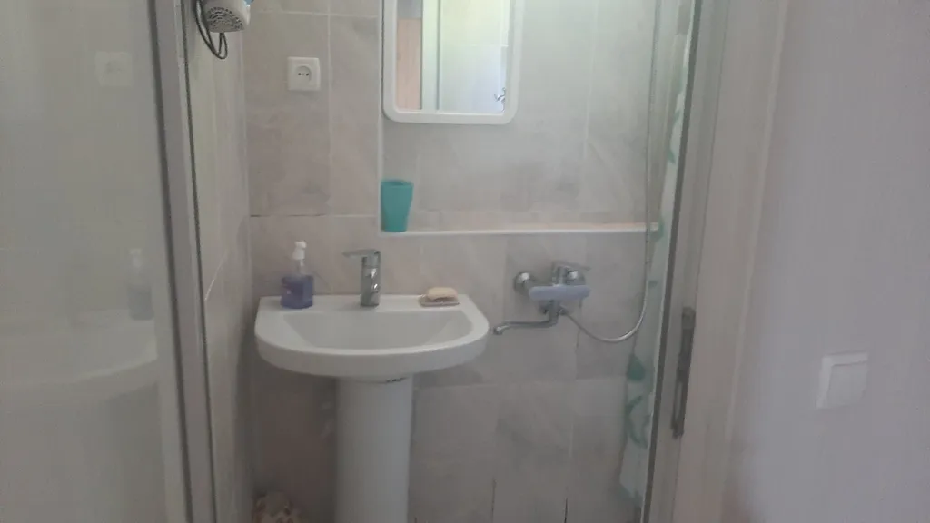 Бесо хаус апартамент с отдельным двориком недалеко от парка