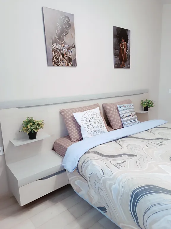 Современная квартира с огромной лоджией в новом доме