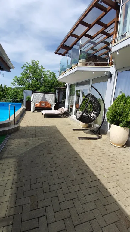 Дом с  бассейном, финской сауной, джакузи и шикарным видом на море