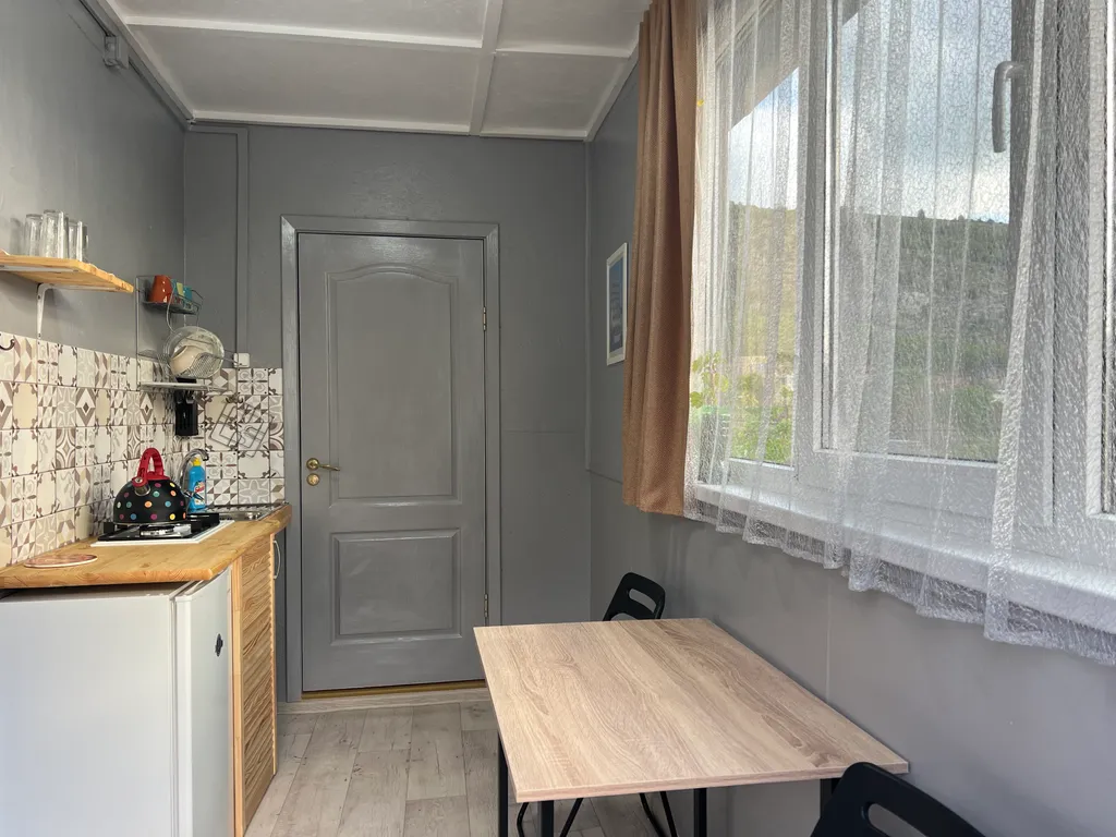 Уютный номер в доме  с беседкой и бассейном