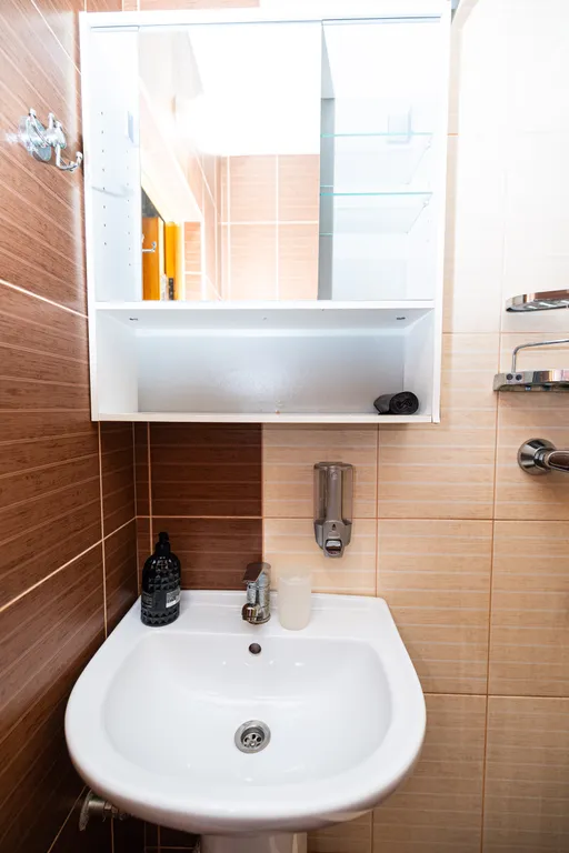 Уютный номер на 4-х человек с санузлом, большой террасой и кухней