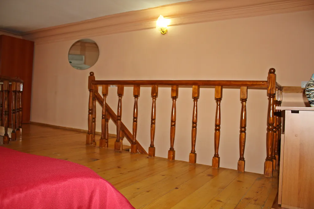 Двухуровневый апартамент с балконом в старом городе