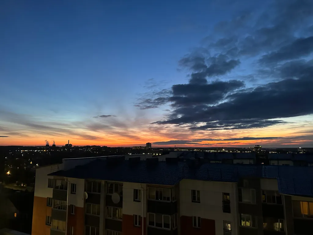 Видовая четырехкомнатная квартира в расширенном центре