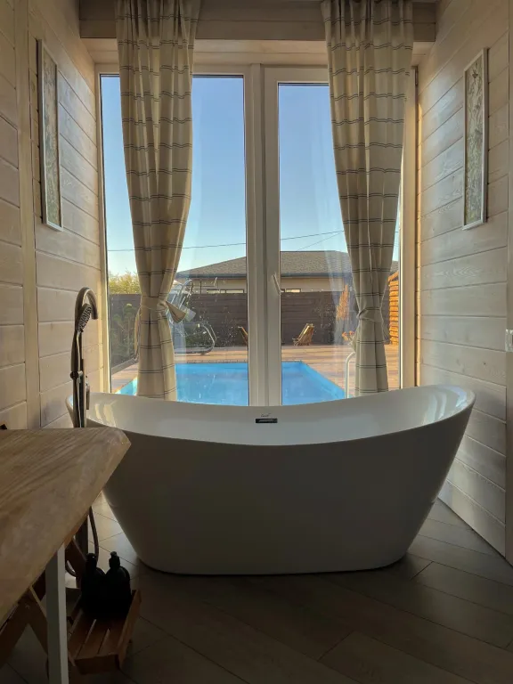 Уютный дом с русской баней из ольхи и тёплым бассейном