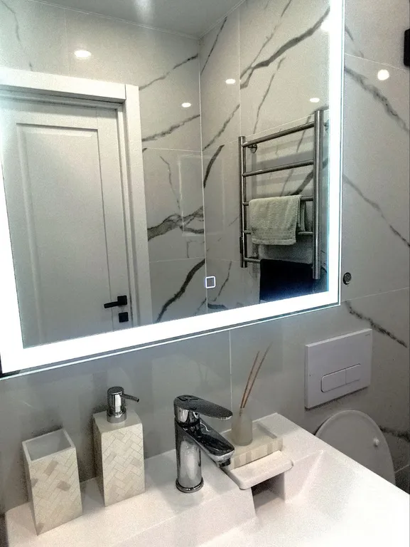 Сиреневая квартира с панорамой на город