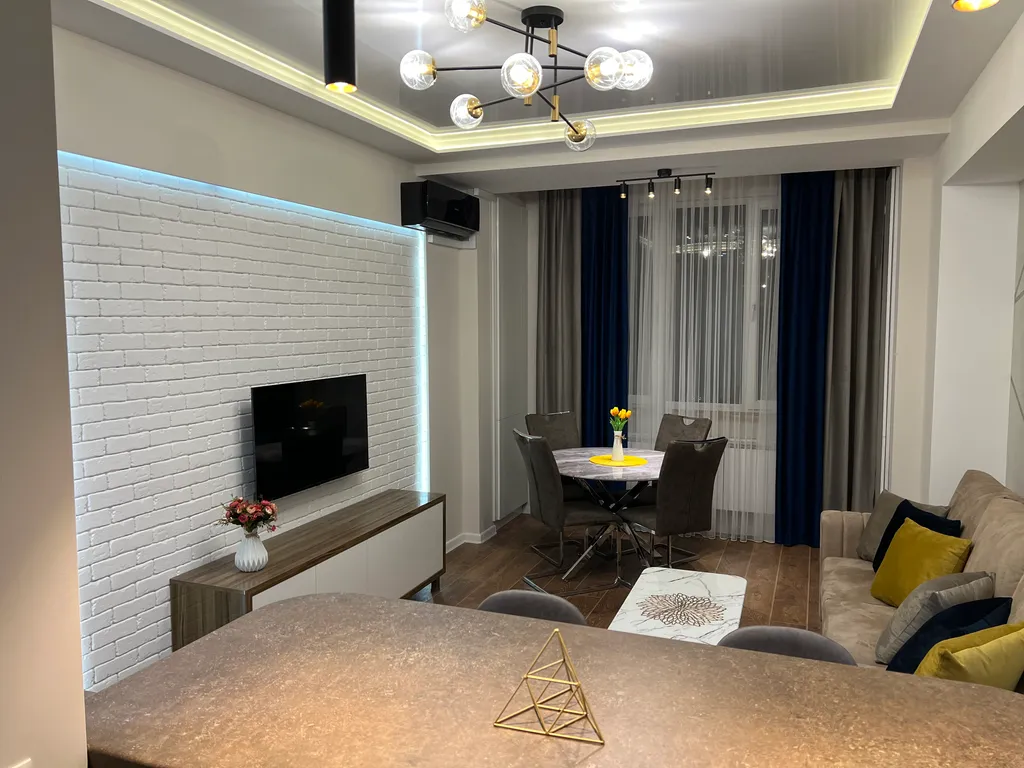 Cozy Apt 2 in the center of the city, Republic sq