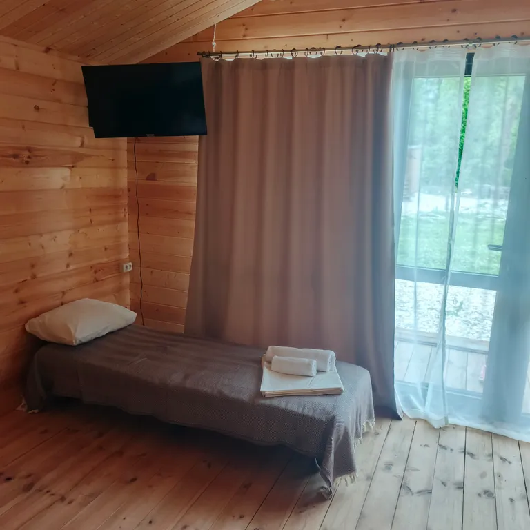 Трехместный домик