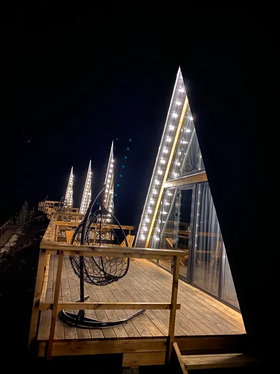 Новый глэмпинг в горах с панорамным видом на олимпийский парк