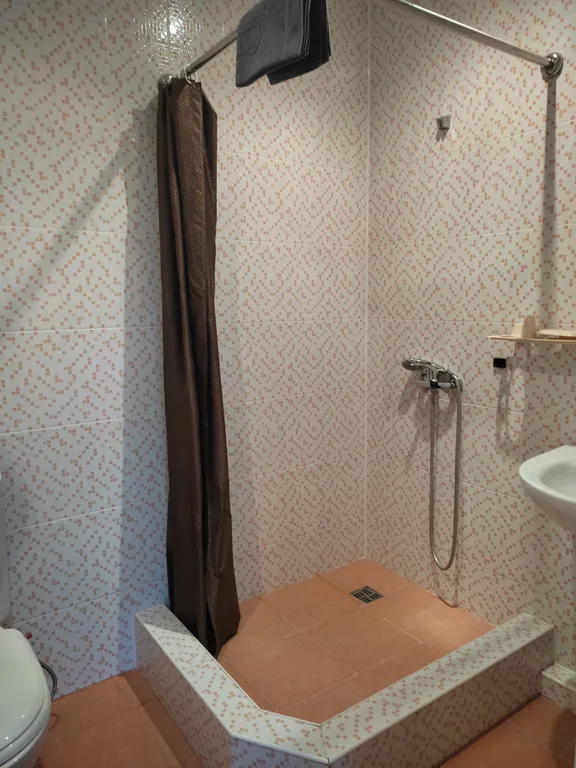 Семейная комната с личным внешним санузлом и балконом