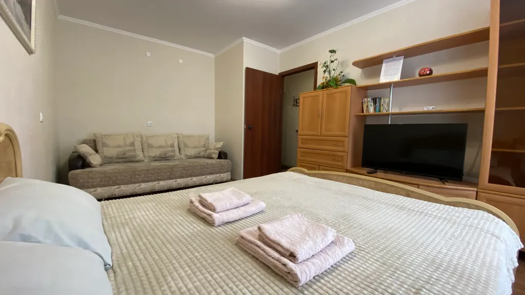 Уютная квартира с большими окнами