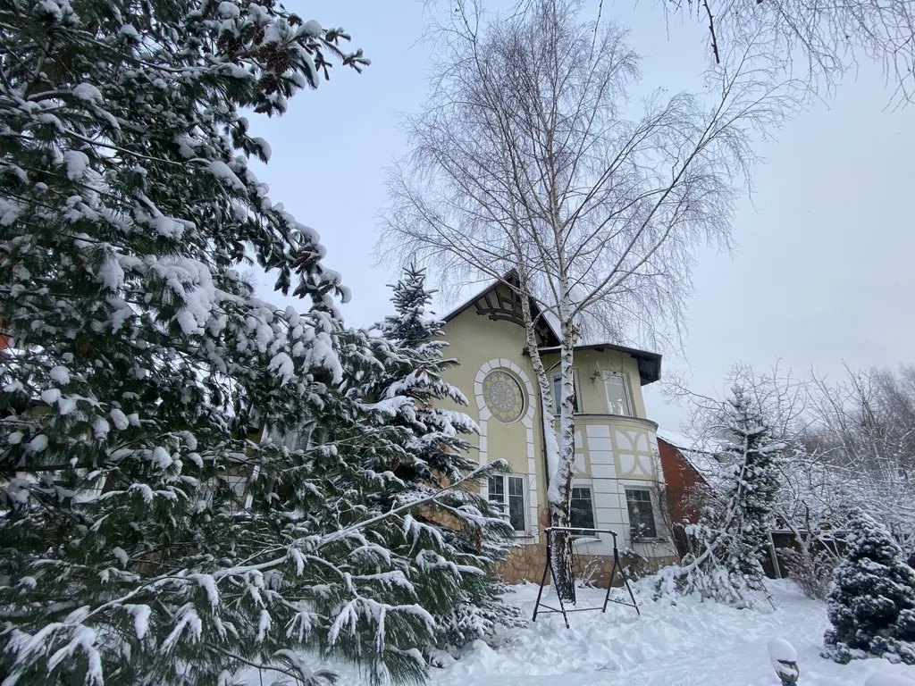 Коттедж с баней и джакузи рядом с горками