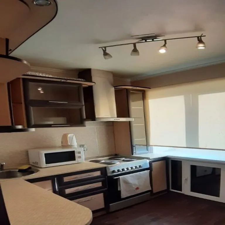 Красивая квартира с евроремонтом, новой мебелью и бытовой техникой