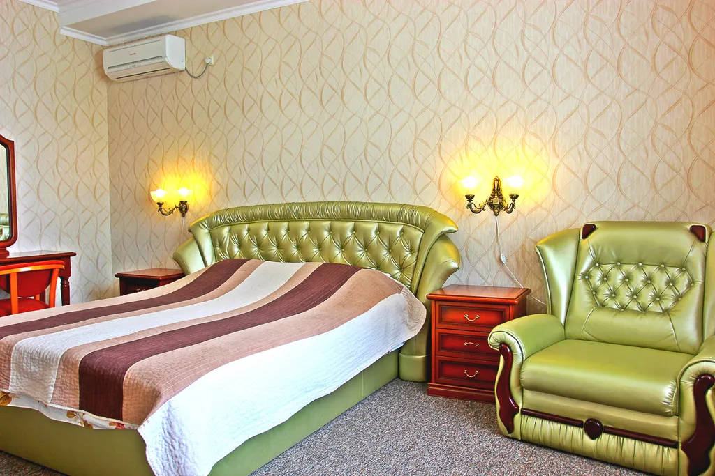 Дом с бассейном