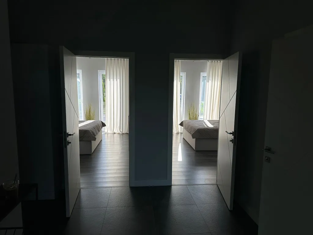 Уютный домик с видом на лес