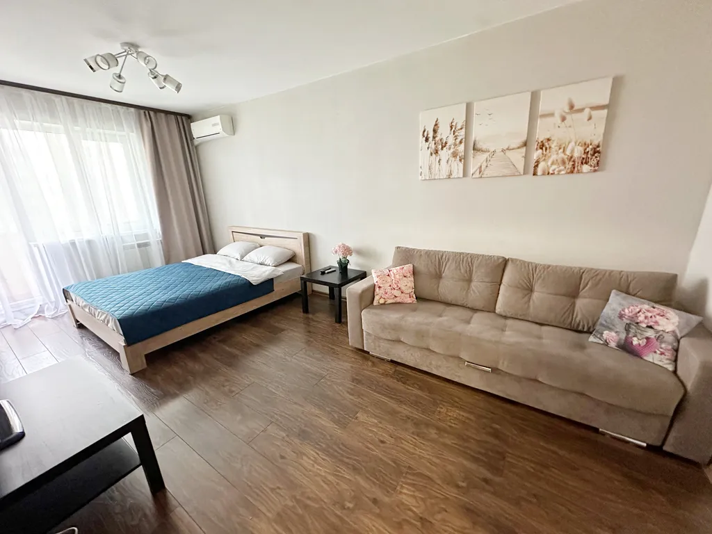 Двухкомнатная квартира в 10 минутах пешком от набережной