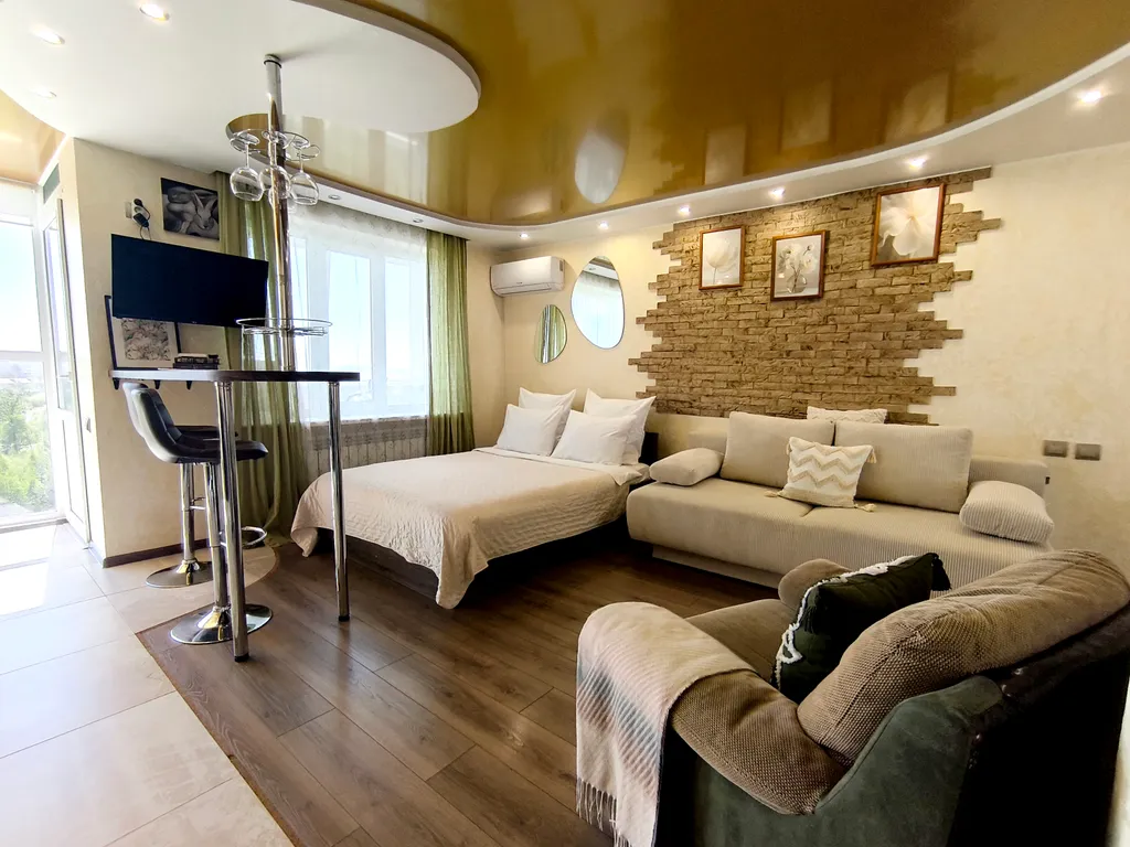 Шикарная квартира с панорамным окном для 4