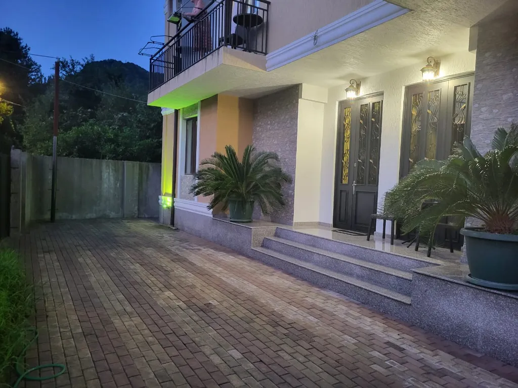 Уютная студия у подножья горы недалеко от пляжа Гонио и Батуми