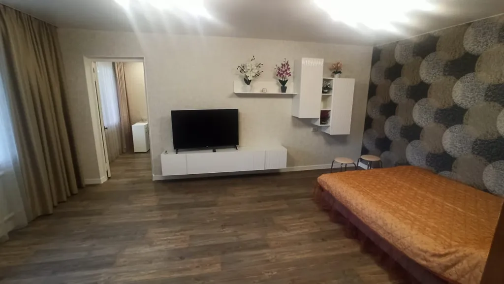 Уютный домик с отдельным двором в тихом районе города