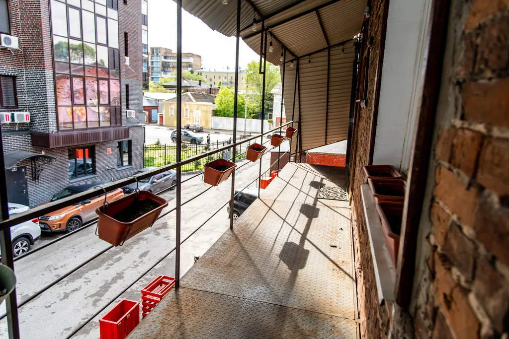 Квартира 2-комнатная в старинном особняке с парковкой