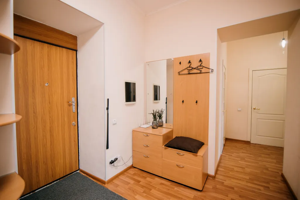 Большая квартира с двумя спальнями, в центре Хабаровска