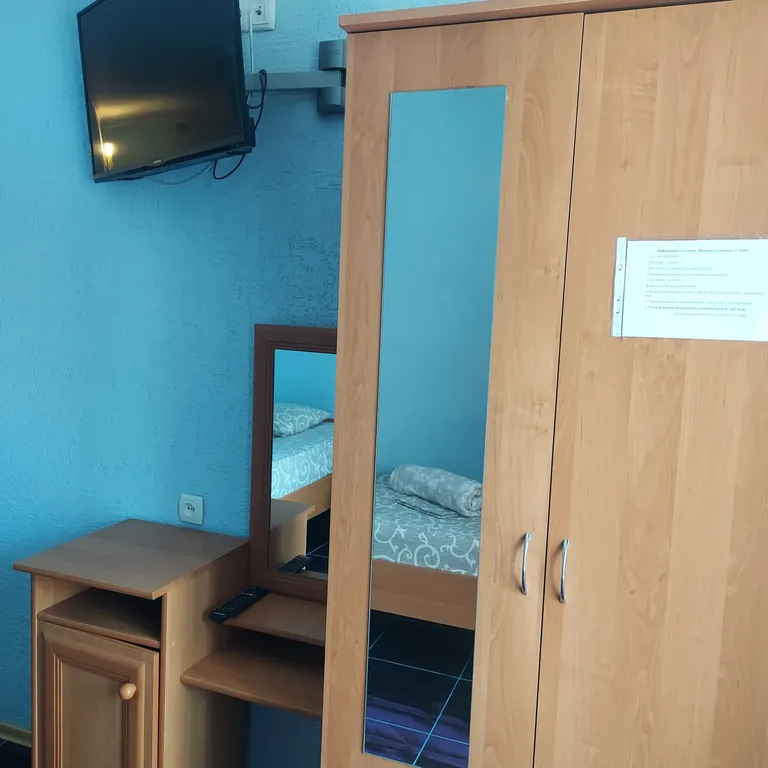 Крымский дворик у моря