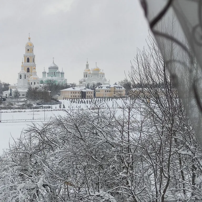 Гостевой дом Панорама на набережной реки Вичкинза с видом на Храм