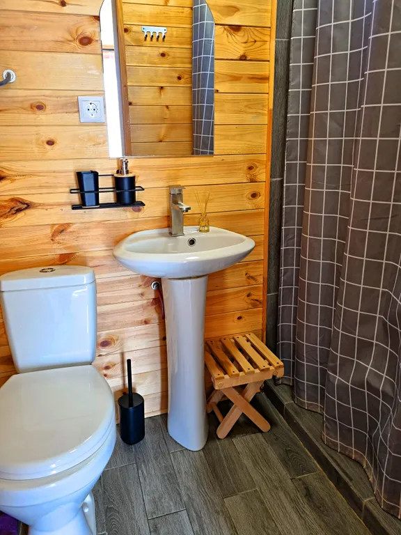 Коттедж Сканди-домик с панорамными окнами в горах у моря — Прасковеевка