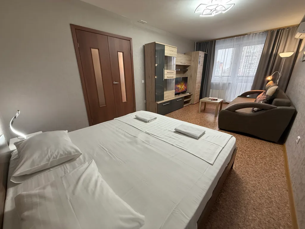 "В Гости!" на Пионерском 62 (1к квартира рядом с Ретро-Парк)