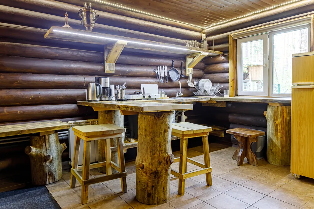 Уютный коттедж в лесу