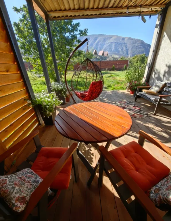 Домик с террасой и своей территорией