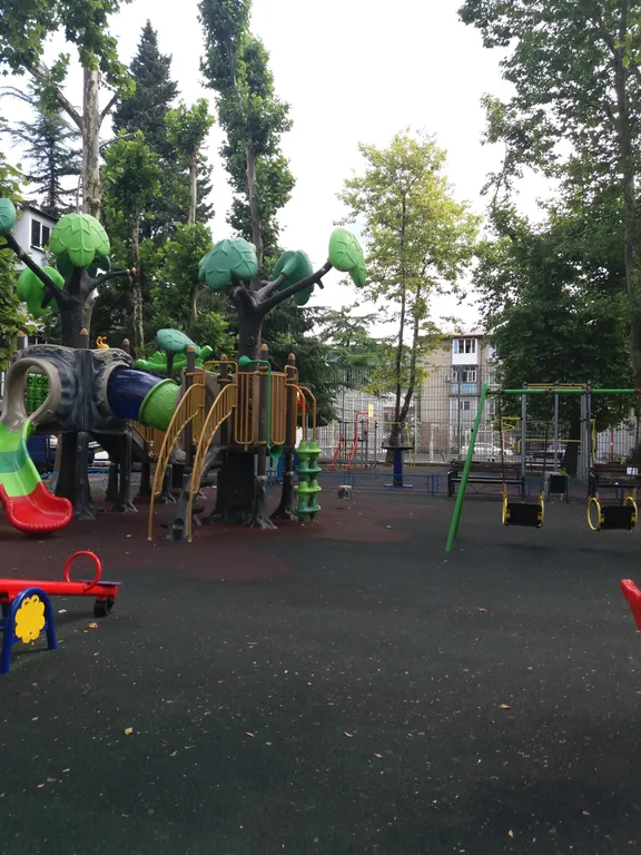 Уютная  и комфортная комната в центре города с жилой лоджией