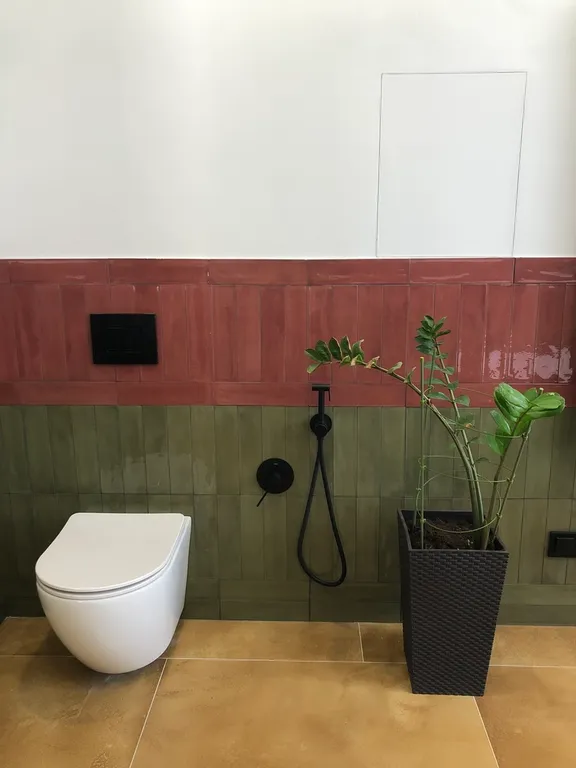 Таун-хаус в современном районе частной застройки