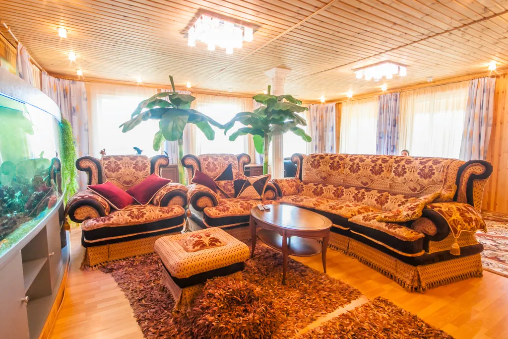 Дом с камином и бильярдом для двух семей