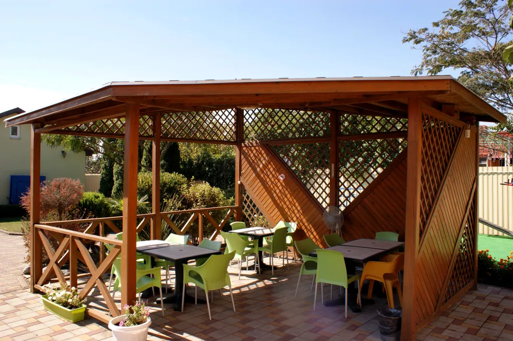 Комната с балконом