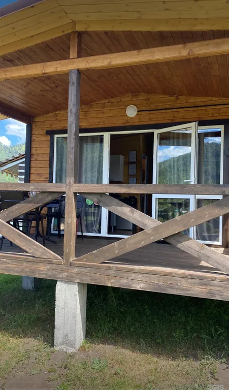 Уютный дом с видом на горы