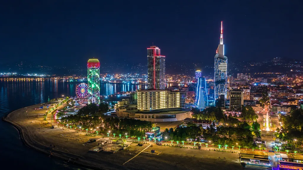 Трехкомнатная квартира на берегу моря с красивым видом в Porta Tower