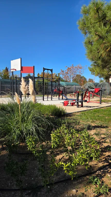 100 метров от моря и пляжа