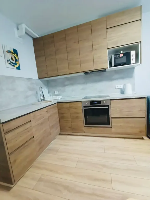 Абсолютно новая просторная евротрешка с двумя лоджиями