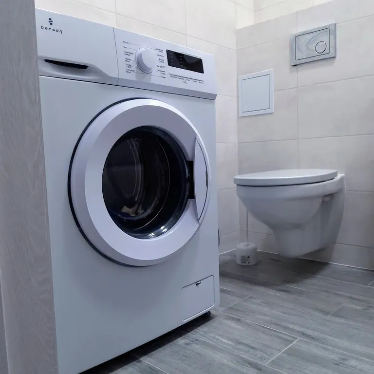 Новая квартира с солнечной террасой между морем и озером