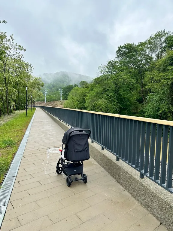 Потрясающая квартира с двумя балконами и видом на реку, лес и горы