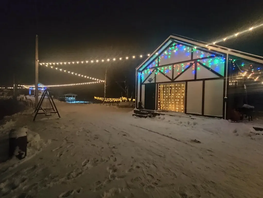 Дом отдыха на берегу озера