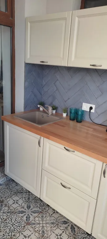 Студия у моря, Итальянская деревня