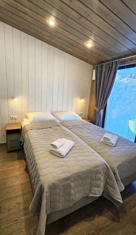 Далеко и надолго