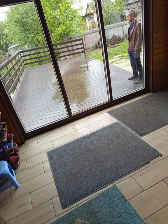 Дом с сауной, мангалом, три спальни, закрытая парковка.
 Новый год