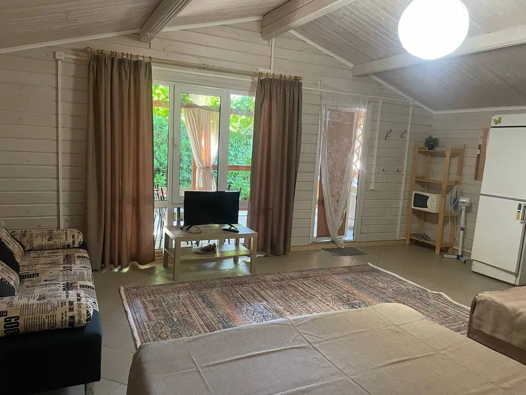 Коттедж Коттедж с террасой у моря — Кучугуры