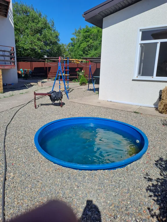 Уютная комната с видом на море