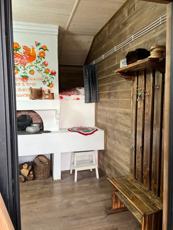 Дом в горах у реки