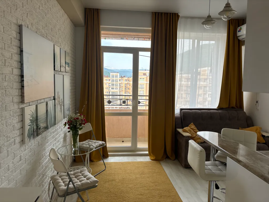 Сдается новая студия на море