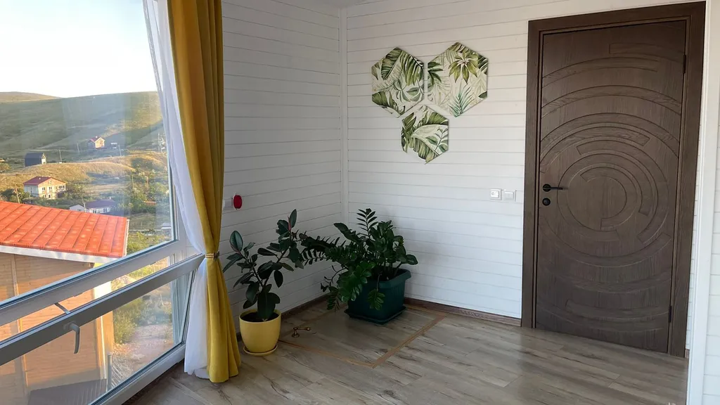 Купольный дом с видом на горы и море